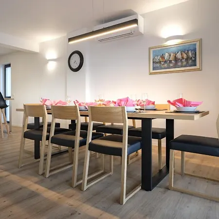 Luce Di Mare Villa *